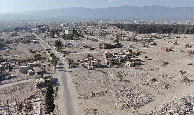 Enkaz kentte depremzede vatandaşlar gelecekten umutlu
