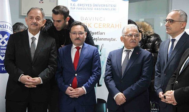 ERÜ'de "Da Vinci" robotik cerrahi cihazı törenle açıldı