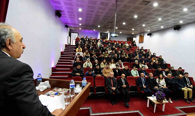 ERVAK Başkanı Güzel: "Riyakârlık, Mehmet Akif Ersoy'un hayatında olmayan kavramlardı"