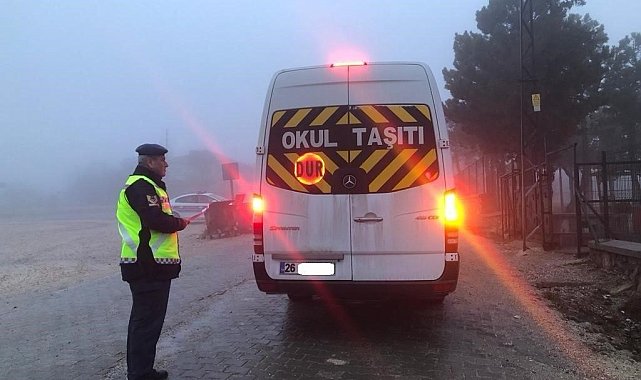 Eskişehir'de jandarma tarafından okul servisleri kontrol edildi