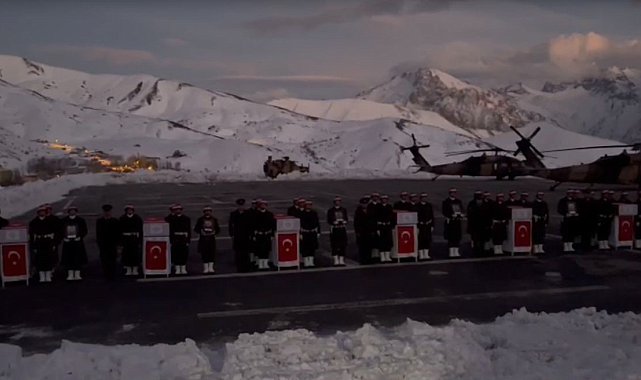 Hakkari'de şehitler için tören düzenlendi