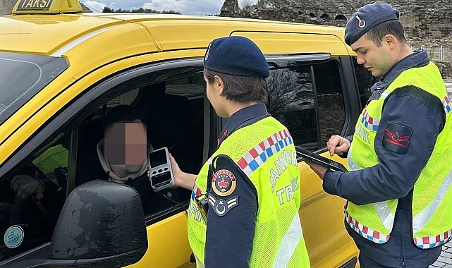 Hız sınırını aşan 136, alkollü araç kullanan 21 sürücüye ceza