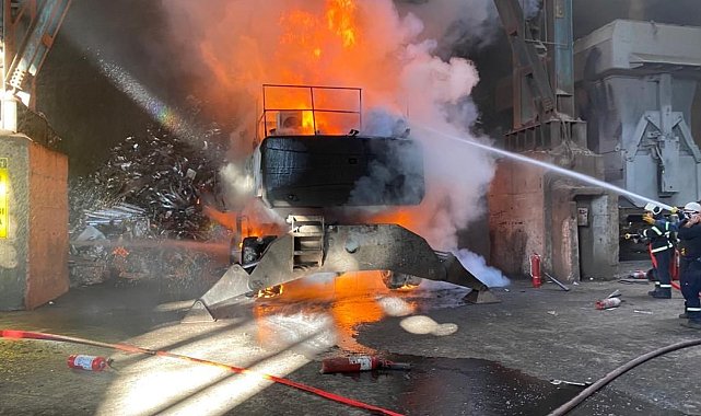 İş makinesi alevlere teslim oldu