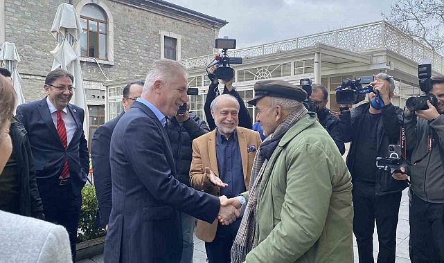 İstanbul Valisi Gül'ün Darülaceze ziyaretinde güldüren anlar: "Ağabey ben evlenmek istiyorum"
