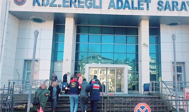 Jandarma yağma suçundan aranan zanlıyı yakaladı