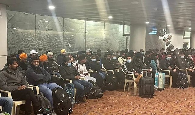 Kaçakçılık şüphesiyle Fransa'da 4 gün tutulan yolcu uçağı Hindistan'a indi