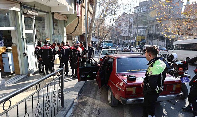 Kahramanmaraş'ta 'dur' ihtarına uymayan sürücüye ceza