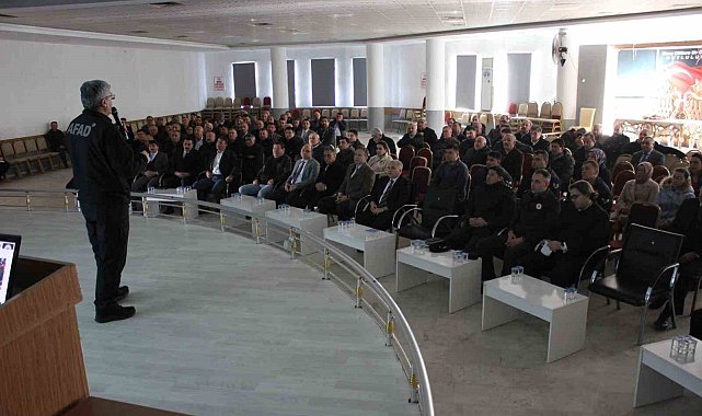 Kamu personellerine afet ve acil durum bilgilendirme toplantısı