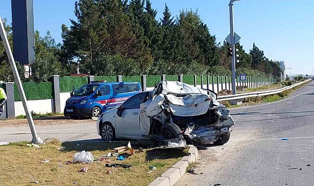 Kamyon, kırmızı ışıkta duran otomobile çarptı:2 yaralı