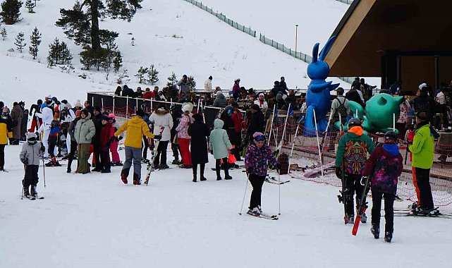 Kartalkaya'da tatilciler pistleri doldurdu