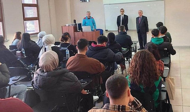 Kaymakam Okumuş, Domaniç Hayme Ana MYO öğrencilerine sosyal politika uygulamalarını anlattı
