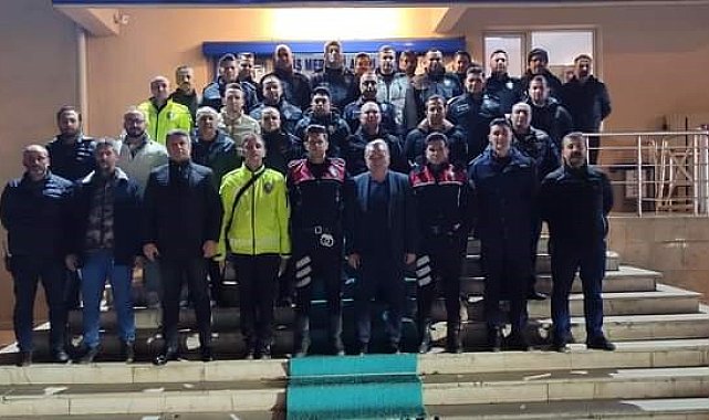 Kaymakam Öztürk yılbaşı akşamı görevi başında olan kamu personelini ziyaret etti