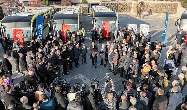 Kayseri Büyükşehir, ulaşım filosuna 15 yeni elektrikli otobüs kattı
