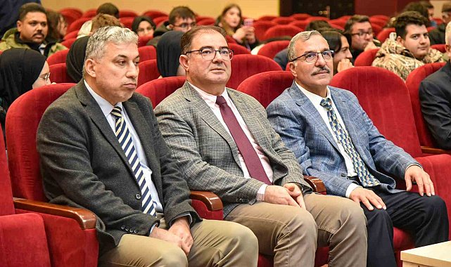 KMÜ'de "Cumhuriyetin 100. Yılında Tarında Teknoloji" paneli düzenlendi