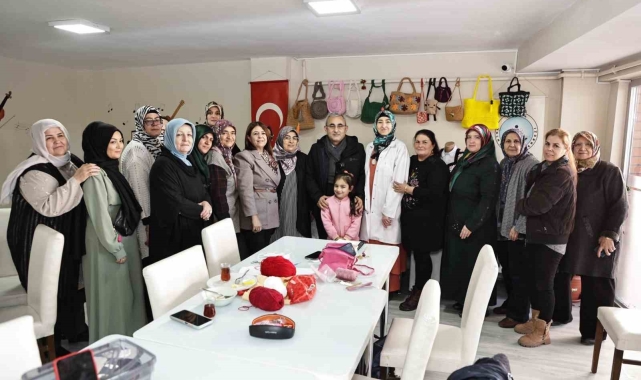Kütahya Belediye Başkanı Işık'tan üreten kadınlara destek