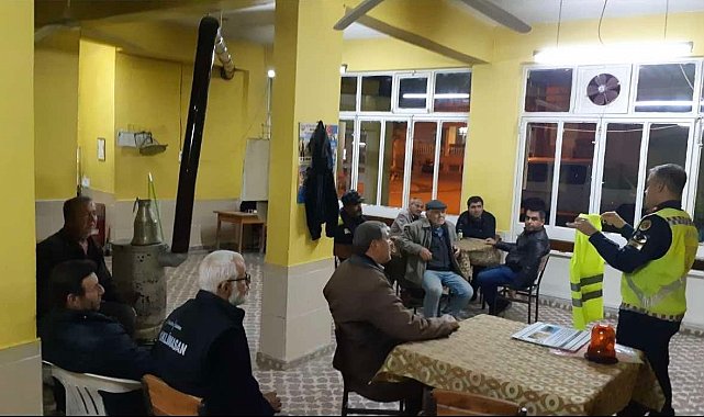 Kuyucak'ta traktör sürücülerine jandarmadan eğitim