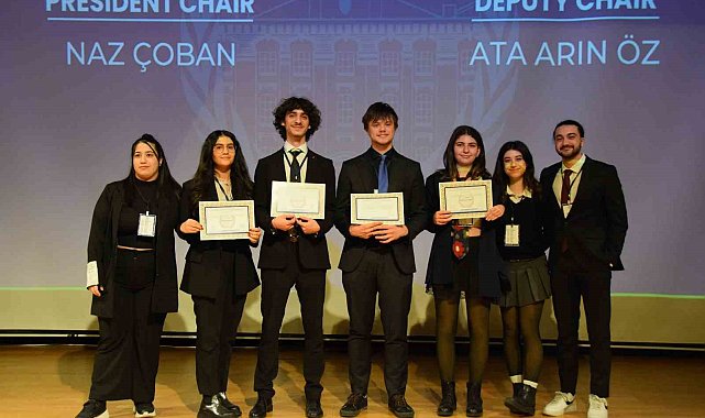 Lise öğrencilerinden HASTRAIN MUN başarısı