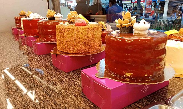 Minik yılbaşı pastaları büyük rağbet gördü