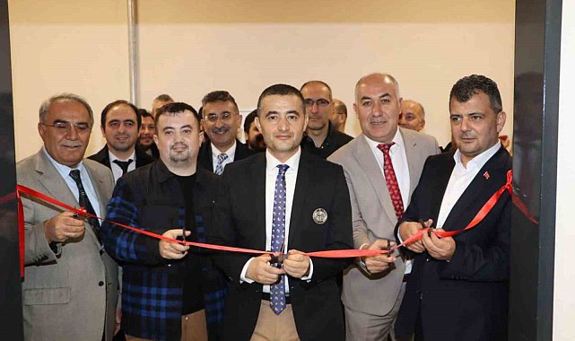 Mithat Paşa Ortaokulu'nda 'Yıldız- Oktay Çıldır Sinema Salonu' açıldı