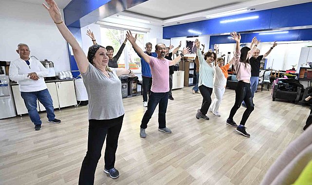 Muratpaşa'da 60 yaş üzerine modern dans eğitimi