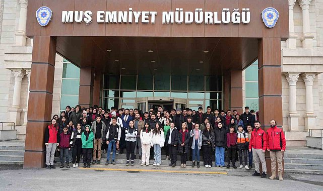 Muş'ta öğrencilerin konser ve sinema keyfi