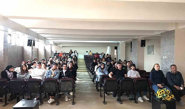 NAFAD yüzlerce gence afet farkındalık eğitimi veriyor