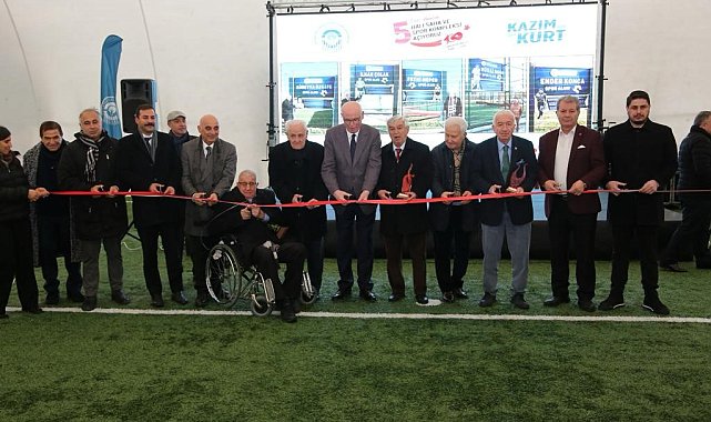 Odunpazarı Belediyesi'nden mahallere 5 yeni halı saha