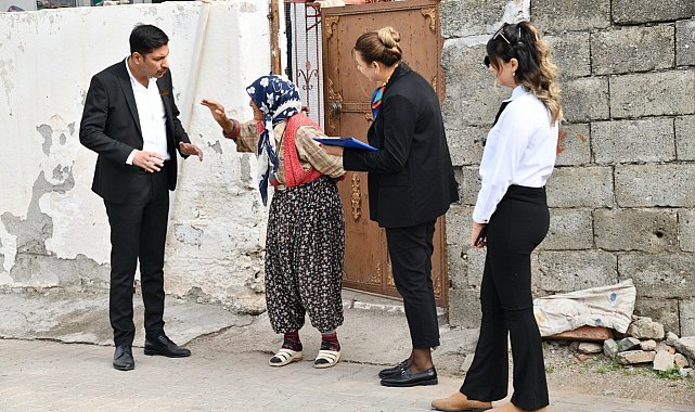 Osmaniye'de Mobil Halkla İlişkiler birimi, vatandaşların beklenti ve taleplerini dinliyor