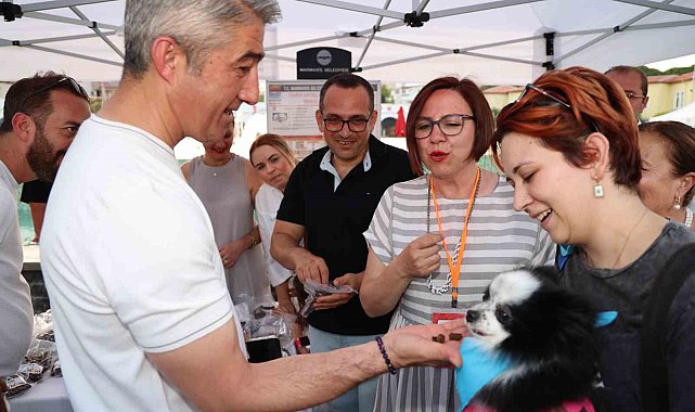 Patili dostlar Marmaris'te çok mutlu