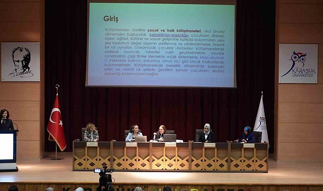 "Bebek Kütüphanesi: Gelişen Bebeklerimizle Sonsuz Keşiflere Yolculuk" Paneli