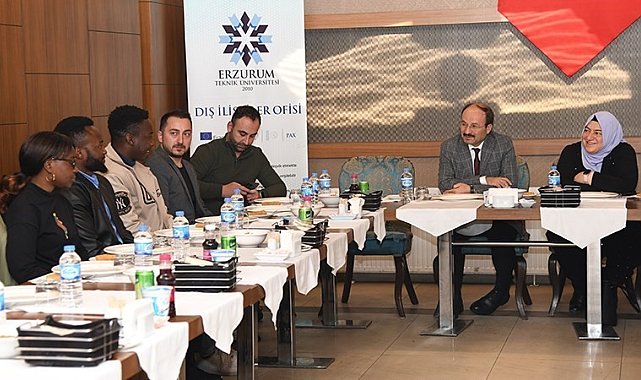 Rektör Çakmak, uluslararası öğrencilerle buluştu