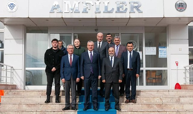Rektör Levent Hukuk Fakültesi öğrencilerimizle bir araya geldi
