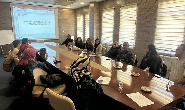 Sağlık personellerine bulaşıcı hastalıklarla mücadele eğitimi verildi