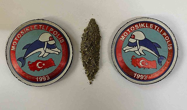 Sakız kutusu içerisinde esrar ele geçirildi