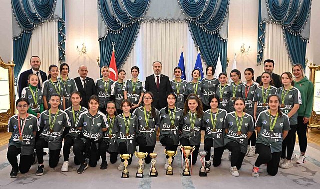 Şampiyon sporculardan Başkan Aktaş'a ziyaret