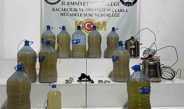 Samsun'da polisten yılbaşı öncesi sahte içki imalathanesine baskın