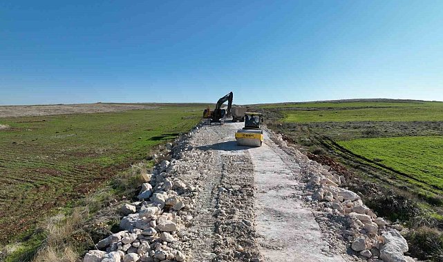 Şanlıurfa kırsalında yol çalışmaları devam ediyor
