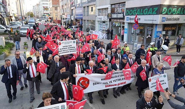 Şehit yakınları ve gazilerden 'şehitlere saygı yürüyüşü'