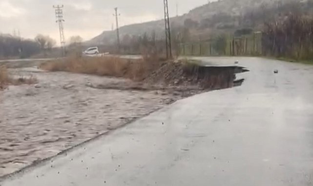 Şırnak'ta dereler taştı, yol çöktü