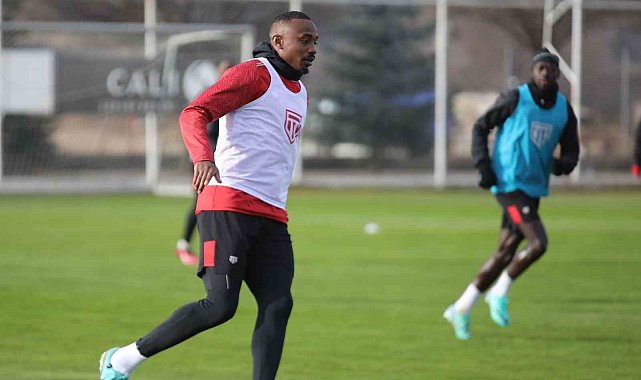 Sivasspor 2023'ün son antrenmanını gerçekleştirdi