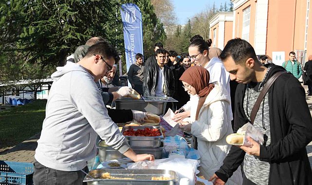 SUBÜ Teknoloji Fakültesi'nden köfte ekmek ikramı