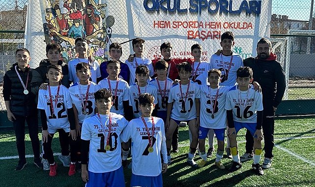 Talas 75. Yıl Mühibe Germirli Ortaokulu Kayseri Şampiyonu oldu