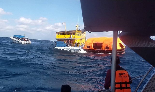 Tayland'da batan feribottaki 70 yolcu son anda kurtarıldı