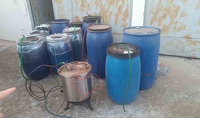 Tekirdağ'da yılbaşı öncesi 800 litre sahte içki ele geçirildi