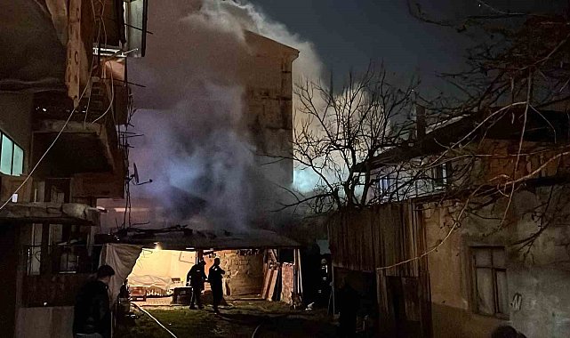 Tekstil atölyesinde korkutan yangın