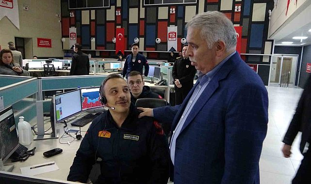 Trabzon Valisi Yıldırım: "Barışın ve kardeşliğin öne çıktığı, savaşların olmadığı, insanların birbiriyle kardeşçe yaşadığı bir dünya ve bir yıl temenni ediyorum"