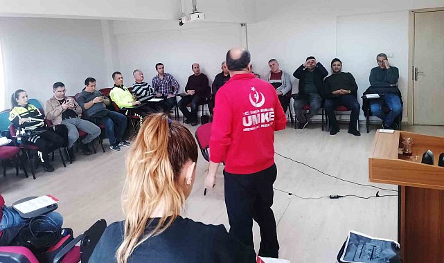 Trafikçilere 'Temel ilk yardım' kursu