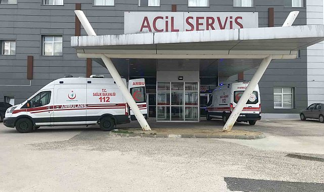 Traktör devrildi, sürücüsü yaralandı