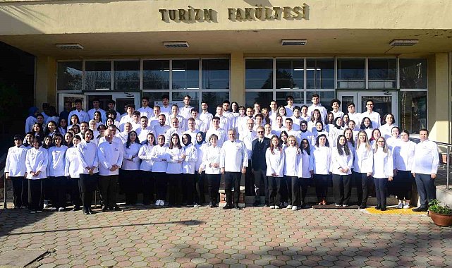 Turizm Fakültesinde "Geleneksel Ceket Giyme Töreni"