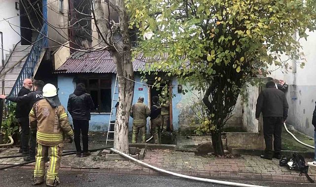 Ümraniye'de uyuşturucu bağımlısı oturduğu evi ateşe verdi